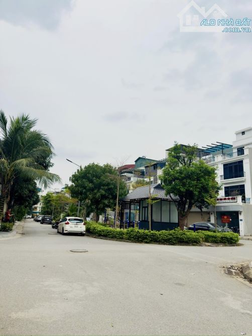 Bán mành đất LK KĐT Tây Nam Linh Đàm view vườn hoa. DT 90m 5 tầng. Giá 18 tỷ TL - 1