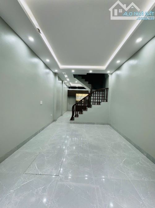 BÁN NHÀ 4Tx35m2 GIÁ 2.5 TỶ GẦN ĐẠI HỌC TD - TT, GẦN CHỢ, UBND, ĐẦY ĐỦ TIỆN NGHI - 1