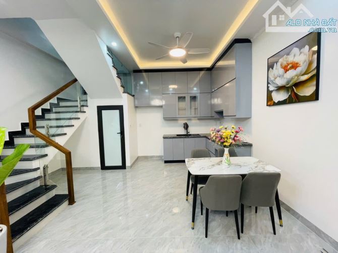 BÁN NHÀ 46m x 4 TẦNG CHỢ ĐÔN THIÊN LÔI LÊ CHÂN 46M GIÁ 3,85 TỶ Ô TÔ ĐỖ CỔNG - 1