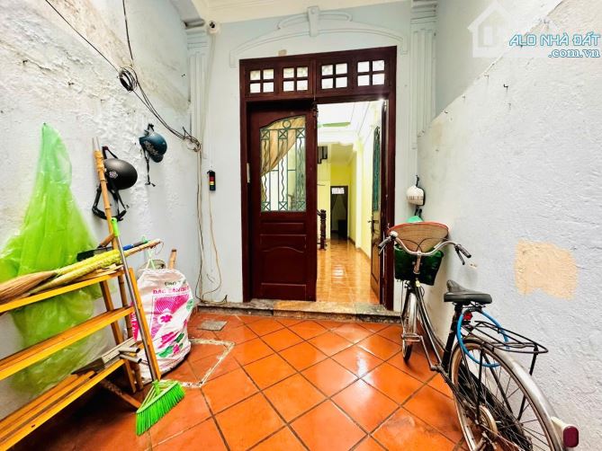 Nhà đẹp - Diện Tích rộng - Giá rẻ Bạch Mai 47m*5.9tỷ . Sổ đỏ - Không quy hoạch - 1