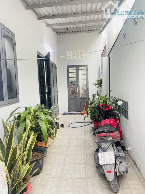 Nhà gấp bán xe hơi đổ cửa 109M2 nở hậu 8m2 Đs Linh Đông KQH chỉ 4,5 tỷ - 1