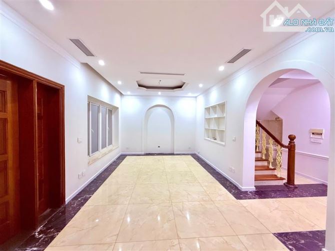 BÁN BIỆT THỰ NHÀ VƯỜN PHỐ VŨ TRỌNG PHỤNG 141M2- 4 TẦNG - MT9M- 70 TỶ - 21