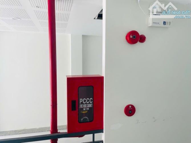 CHDV 7 TẦNG - PCCC FULL + HẦM + THANG MÁY - CHO THUÊ 120TR - 7X16M - GẦN ĐH VĂN LANG - 2