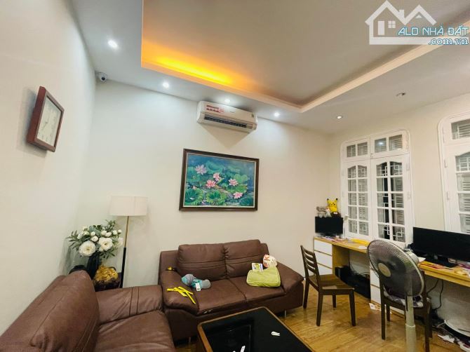 Bán phân lô phố Linh Lang, mặt ngõ ô tô ra vào kinh doanh, 2 mặt thoáng, DT 55m2, giá chỉ - 2