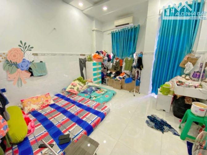 HIẾM MẶT TIỀN KINH DOANH GẦN CHỢ TÂN HƯƠNG 2 TẦNG 16M2 CHỈ 2 TỶ 4 - 2