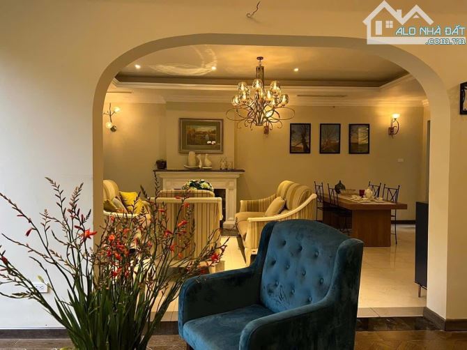 Bán Biệt Thự Vườn Đào Tây Hồ DT 188m xây 5 Tầng MT 16m Giá 83 Tỷ - 2
