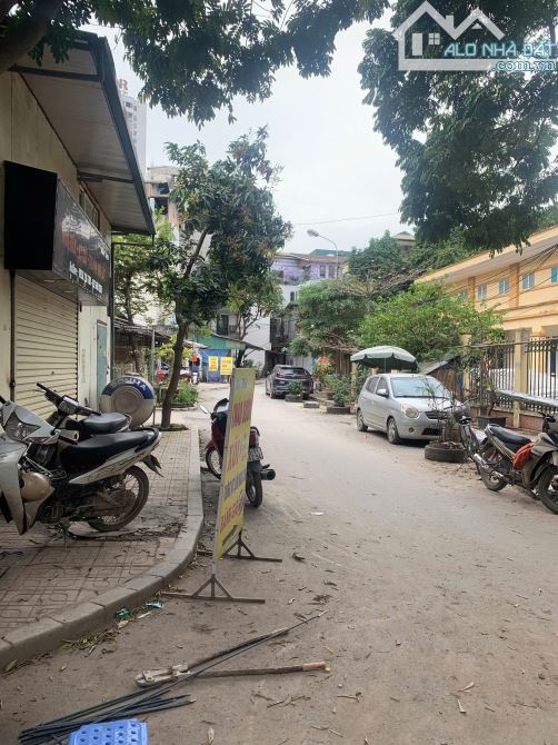 BÁN nhà 2 mặt  phố ĐƯỜNG NGÔ THÌ SỸ VẠN PHÚC HÀ ĐÔNG. 60M² .MT 4m. GIÁ 11.7TY. - 2