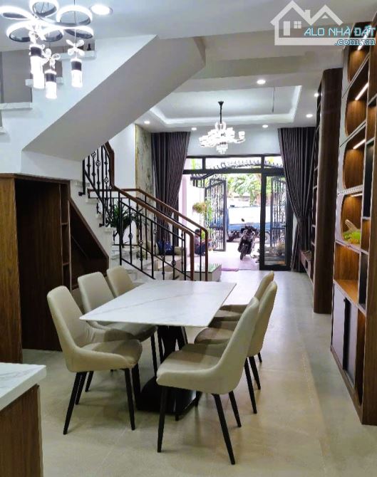 BÁN NHÀ 3 TẦNG MỚI FULL NỘI THẤT – TÂN CỔ ĐIỂN – MẶT TIỀN PHÚ XUÂN 9- LIÊN CHIỂU . - 2