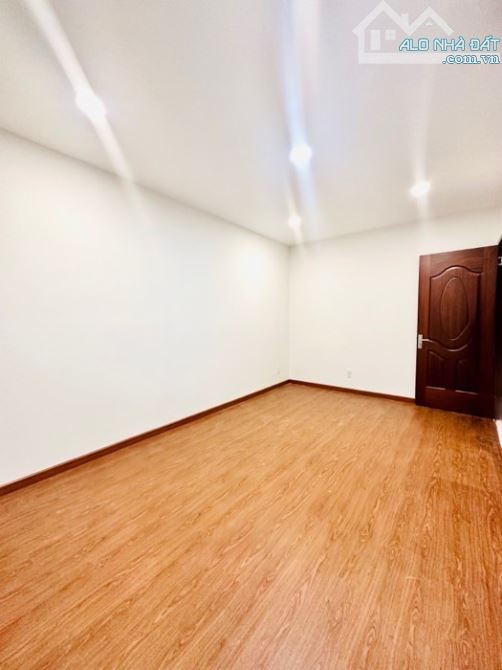 Nhà Khu VIP Lê Văn Sỹ - Phú Nhuận - DT 63m2(MT5.2m) Chỉ 14.8 Tỷ TL - 2
