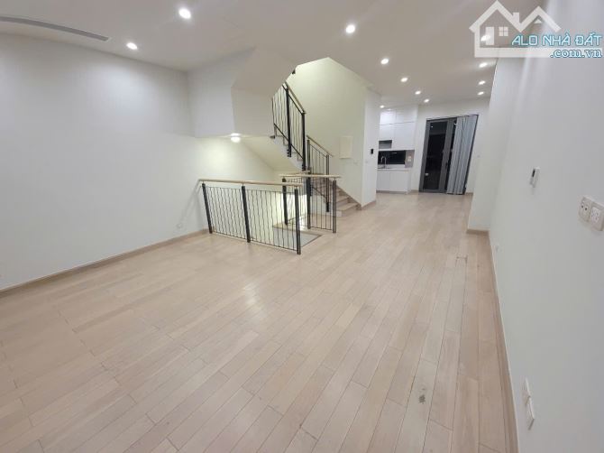 Cho thuê LK mới 2 mặt thoáng The Manor Central Park Nguyễn Xiển. DT 78m x 5t,mmt 6m. 30tr - 2