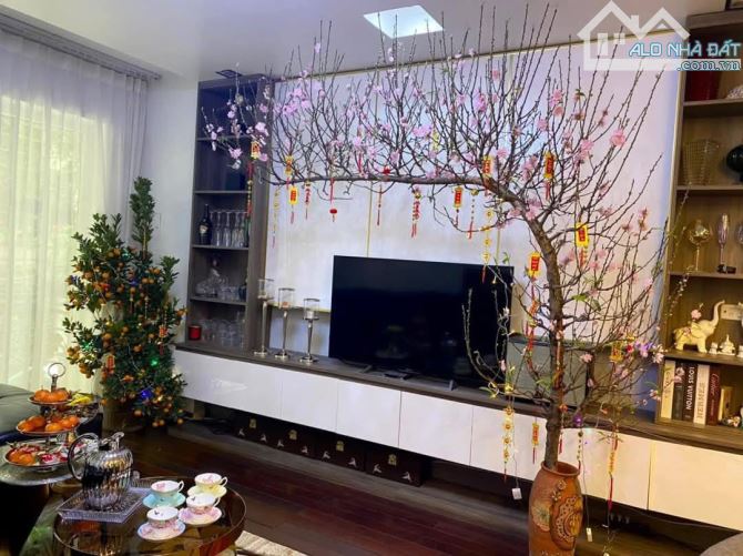 Bán gấp trong tuần! Nhà 6 tầng không lỗi, mặt tiền 5m - Giá tốt nhất khu Ngô Thì Nhậm! - 2