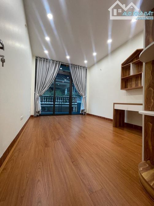Siêu hiếm Phố 8/3 42m 5 tầng vỉa hè ô tô kinh doanh tuyệt vời gần chợ tặng hết nội thất - 2