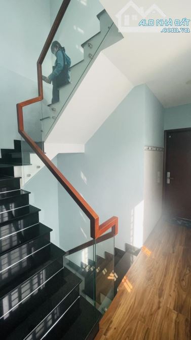 HỒNG BÀNG -P.9-Q.6- DƯỚI CHÂN CẦU VƯỢT CÂY GÕ -KHÔNG LỘ GIỚI- DT: 4*18,- CHỈ 16 TỶ - 2