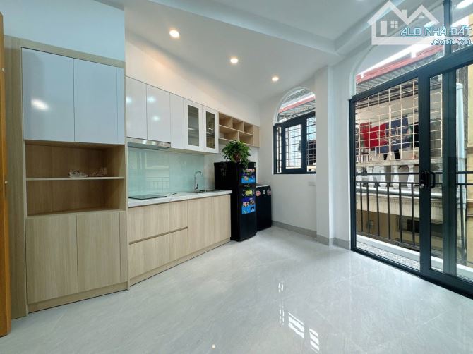 BÁN NHÀ LÊ THANH NGHỊ - HAI BÀ TRƯNG - DÒNG TIỀN 300TR/NĂM30m² x 6 tầng*MT5m*6.150 tỷ - 2