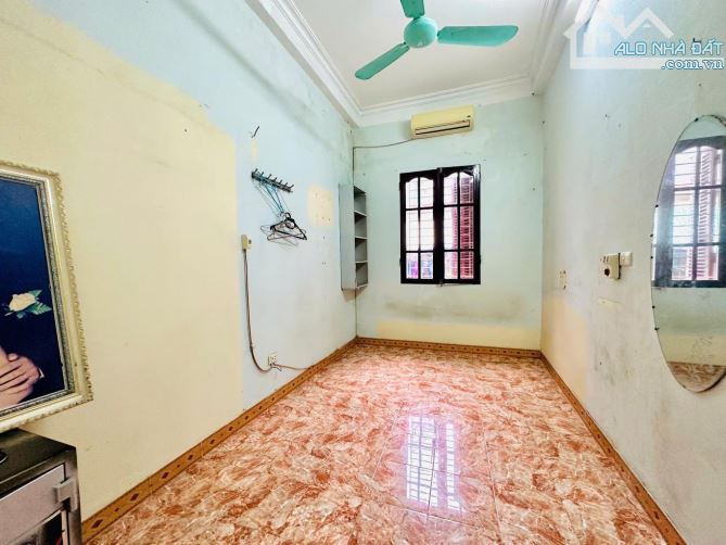 Nhà đẹp - Diện Tích rộng - Giá rẻ Bạch Mai 47m*5.9tỷ . Sổ đỏ - Không quy hoạch - 2