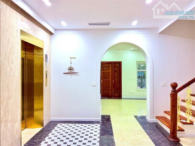 BÁN BIỆT THỰ NHÀ VƯỜN PHỐ VŨ TRỌNG PHỤNG 141M2- 4 TẦNG - MT9M- 70 TỶ - 22