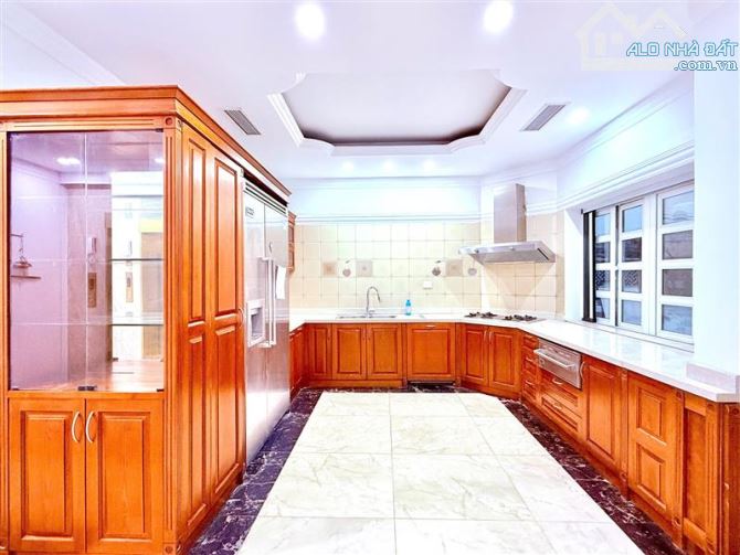 BÁN BIỆT THỰ NHÀ VƯỜN PHỐ VŨ TRỌNG PHỤNG 141M2- 4 TẦNG - MT9M- 70 TỶ - 25
