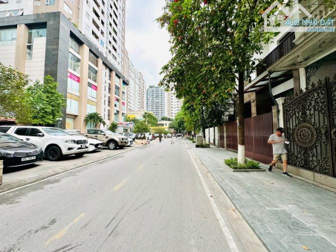 BÁN BIỆT THỰ NHÀ VƯỜN PHỐ VŨ TRỌNG PHỤNG 141M2- 4 TẦNG - MT9M- 70 TỶ - 26