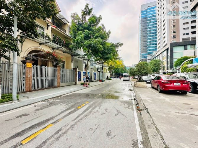 BÁN BIỆT THỰ NHÀ VƯỜN PHỐ VŨ TRỌNG PHỤNG 141M2- 4 TẦNG - MT9M- 70 TỶ - 27