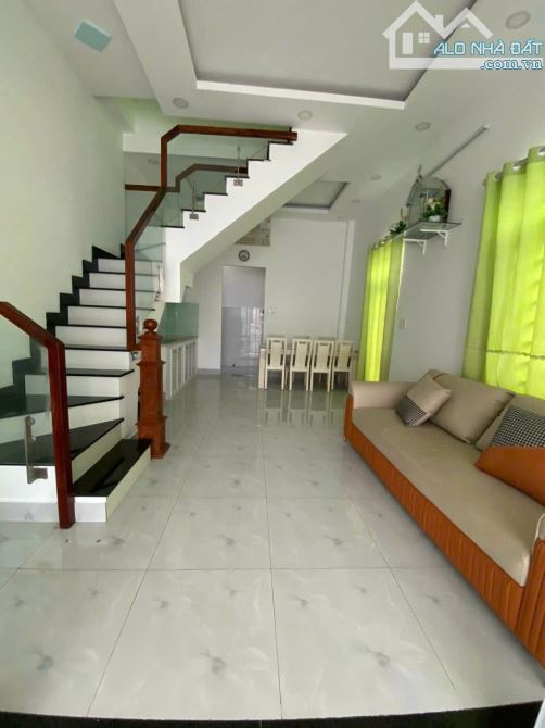 Cả đường TL37 bán đúng 1 căn góc 2MT- ngang khủng 5m- 2 tầng-nhỉnh 4 tỷ Diện tích 5*15 - 3