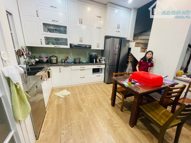 Bán phân lô phố Linh Lang, mặt ngõ ô tô ra vào kinh doanh, 2 mặt thoáng, DT 55m2, giá chỉ - 3