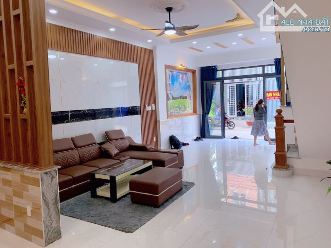 Ngộp bán gấp nhà ô tô, 4 tầng, 75m2, 4pn, BTCT Đông Hòa , chỉ 4 tỷ 3 - 3