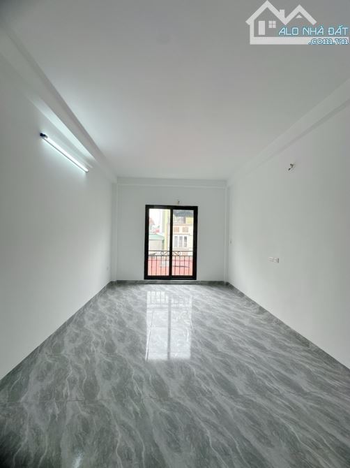 Bán nhà phố Khuyến Lương - Yên Sở - 10m Ô Tô Tránh - 3