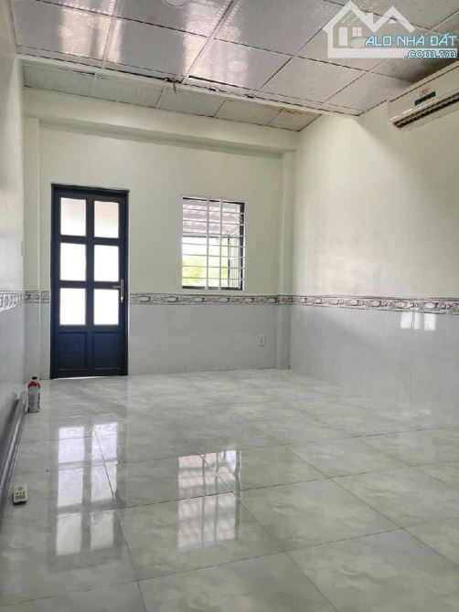 NHÀ BÁN .Đ. HUỲNH TẤN PHÁT. KẾ PMH Q 7. DT: 84 M2 .3 TẦNG. HDT(1/2 CĂN 12TR) .CHỈ 7.5 TỶ. - 3