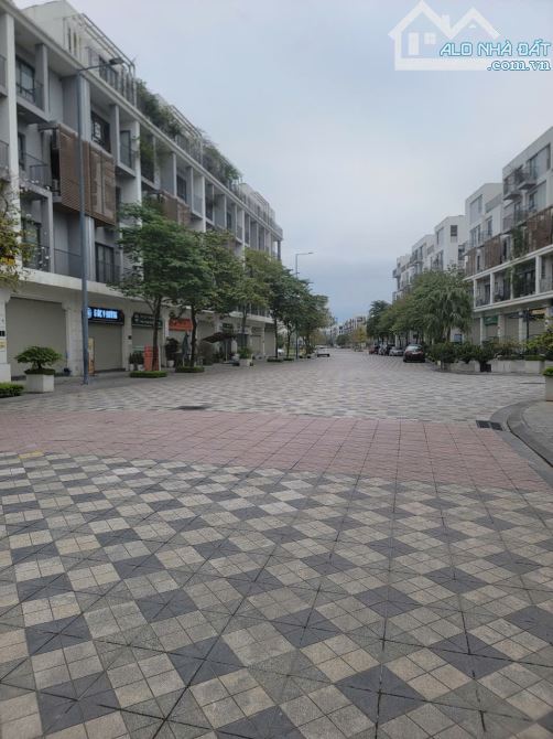 Cho thuê LK mới 2 mặt thoáng The Manor Central Park Nguyễn Xiển. DT 78m x 5t,mmt 6m. 30tr - 3