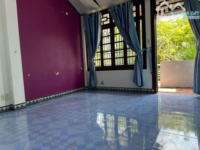 Bán nhà mặt tiền đường Trường Sơn cách biển 950m, cạnh chung cư PH,Nha Trang.Dt: 90,3m2 - 3