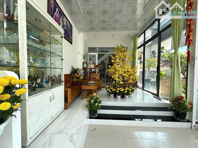 Cả đường TL37 bán đúng 1 căn góc 2MT- ngang khủng 5m- 2 tầng-nhỉnh 4 tỷ Diện tích 5*15 - 4
