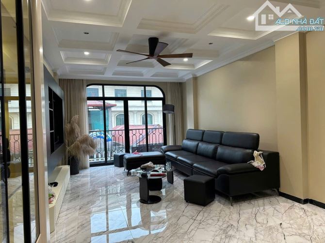 PHÂN LÔ VIP HÀO NAM 6T THANG MÁY, 2 Ô TÔ TRÁNH KINH DOANH ĐỈNH, 1 NHÀ RA PHỐ 18.6 TỶ 50m2 - 4