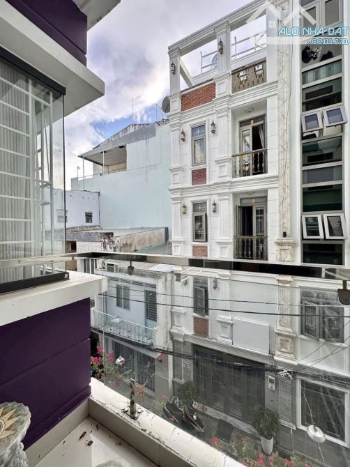 Lô nhì HXH 6m Nguyễn Văn Linh Q7, 4.2x20, 5 tầng View Landmark 81, nhỉnh 13T - 4