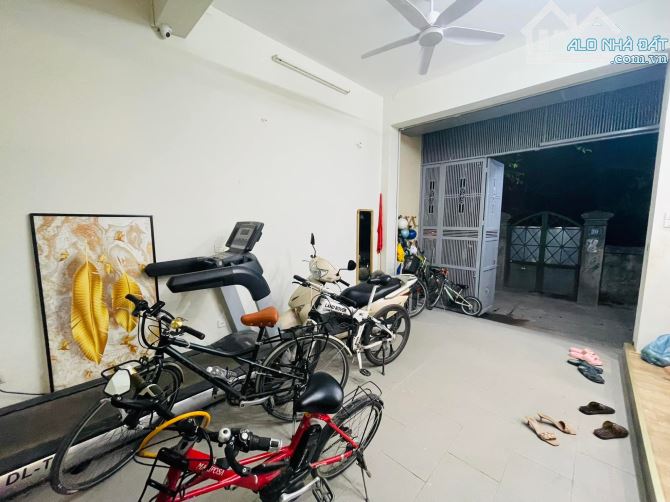 Bán phân lô phố Linh Lang, mặt ngõ ô tô ra vào kinh doanh, 2 mặt thoáng, DT 55m2, giá chỉ - 4