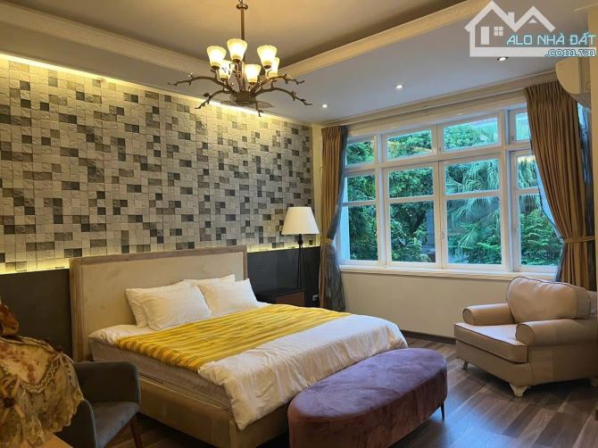Bán Biệt Thự Vườn Đào Tây Hồ DT 188m xây 5 Tầng MT 16m Giá 83 Tỷ - 4