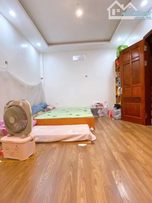 Bán nhà Trương Định 42m, xây dựng 5 tầng ngõ nông gần phố - 4