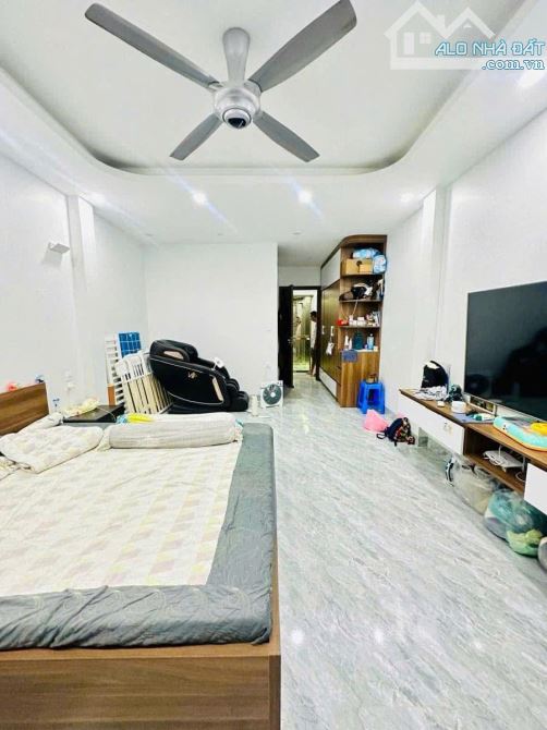 🏡 CỰC PHẨM HOÀNG CẦU – NHÀ MỚI 7 TẦNG – THANG MÁY VIP – FULL NỘI THẤT – CHO THUÊ Ở ĐỀU ĐC - 4