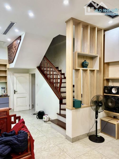 BÁN NHÀ GỐC ĐỀ, 40M, 5T, MT 4M, GẦN Ô TÔ, THOÁNG, Ở SƯỚNG, CHỈ 7 TỶ. - 4