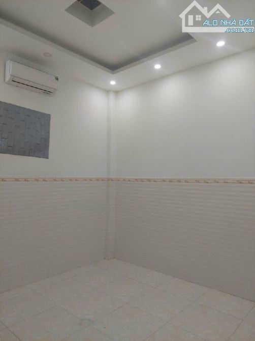 NGAY HÀ HUY GIÁP - MẶT TIỀN THẠNH XUÂN 40 - 100M2 - 2 TẦNG - GIÁ 5,2 TỶ - 5