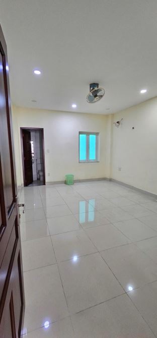 Lô nhì HXH 6m Nguyễn Văn Linh Q7, 4.2x20, 5 tầng View Landmark 81, nhỉnh 13T - 5