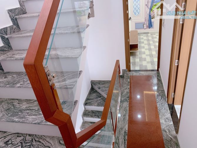 Ngộp bán gấp nhà ô tô, 4 tầng, 75m2, 4pn, BTCT Đông Hòa , chỉ 4 tỷ 3 - 5