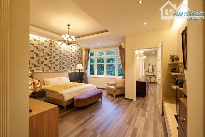 Bán Biệt Thự Vườn Đào Tây Hồ DT 188m xây 5 Tầng MT 16m Giá 83 Tỷ - 5