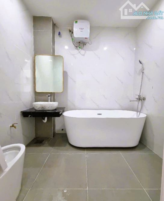 BÁN NHÀ 3 TẦNG MỚI FULL NỘI THẤT – TÂN CỔ ĐIỂN – MẶT TIỀN PHÚ XUÂN 9- LIÊN CHIỂU . - 5