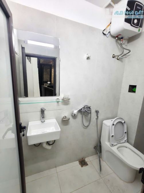 - Bán nhà Minh Khai, 4 tầng, 2 ngủ, 2wc, sổ đỏ riêng, 3 bước ra mặt ,2.3 tỷ