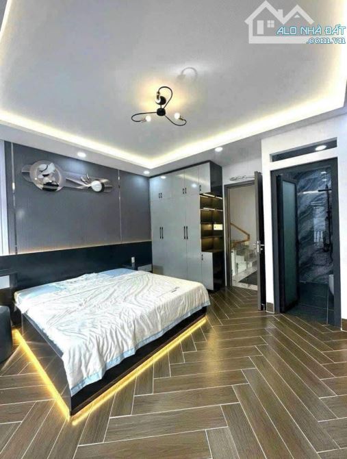 VỀ QUÊ BÁN LẠI NHÀ TRẦN XUÂN SOẠN,QUẬN 7-GIÁ:4,05tỷ/77m2(5x15,4m).GẦN KDC HIM LAM.SỔ ĐẸP - 5