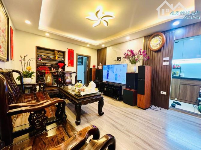 Bán tập thể Thành Công - Ba Đình. Diện tích 110m, tầng thấp, 4PN+ 2WC.Giá 4.79tỷ (còn TL) - 5