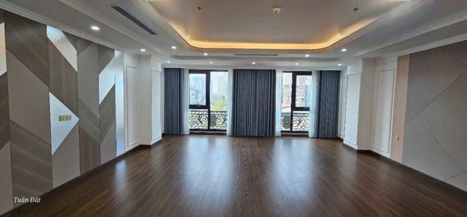 Bán toà nhà 9 tầng thang máy, Mặt phố, Quận Cầu Giấy, HN. 170m2, MT 6,8m. Giá tốt - 5