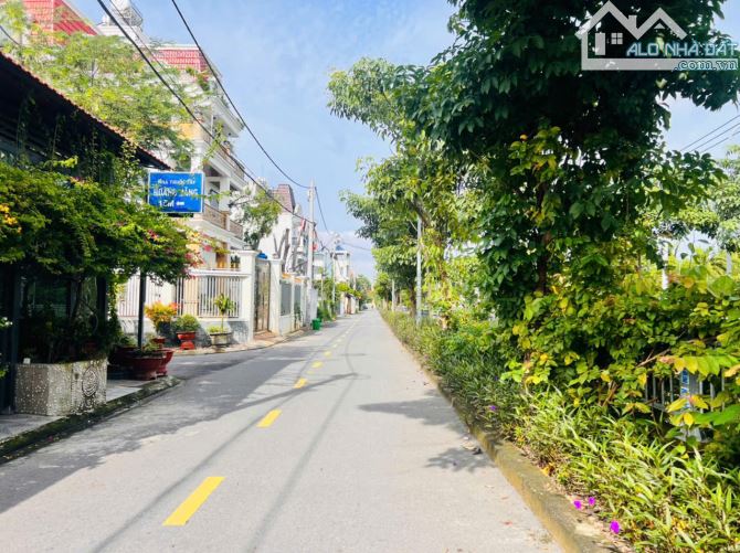Cả đường TL37 bán đúng 1 căn góc 2MT- ngang khủng 5m- 2 tầng-nhỉnh 4 tỷ Diện tích 5*15 - 6