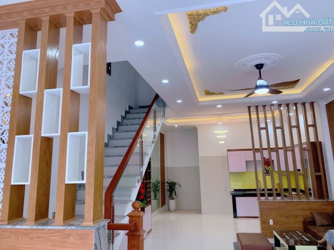 Ngộp bán gấp nhà ô tô, 4 tầng, 75m2, 4pn, BTCT Đông Hòa , chỉ 4 tỷ 3 - 6