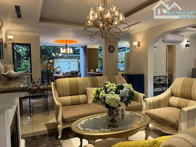 Bán Biệt Thự Vườn Đào Tây Hồ DT 188m xây 5 Tầng MT 16m Giá 83 Tỷ - 6